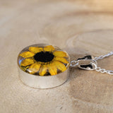 Kette mit rundem Anhänger, Sonnenblume, Silberschmuck (.925er), 45cm, mit echter Blüte/Blume, Harz